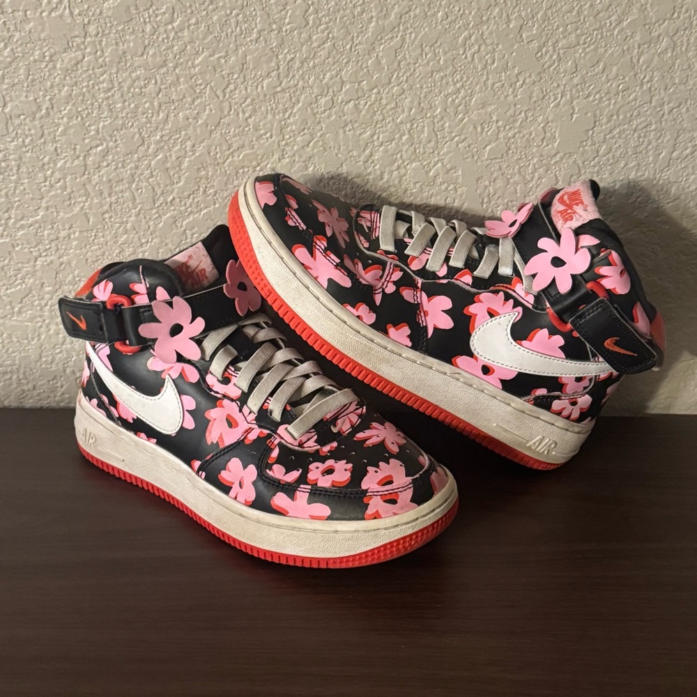 Nike Air Force 1 Mid Floral Sneakers Black‎ Pink White Flower Accents